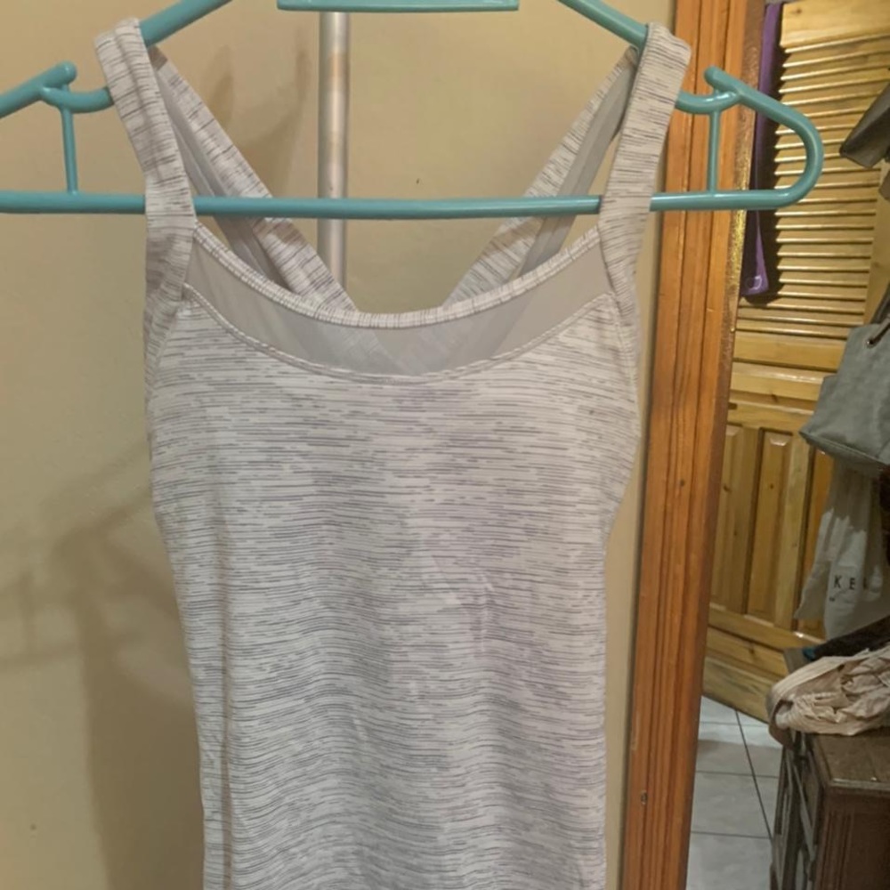 NWOT Lululemon tank